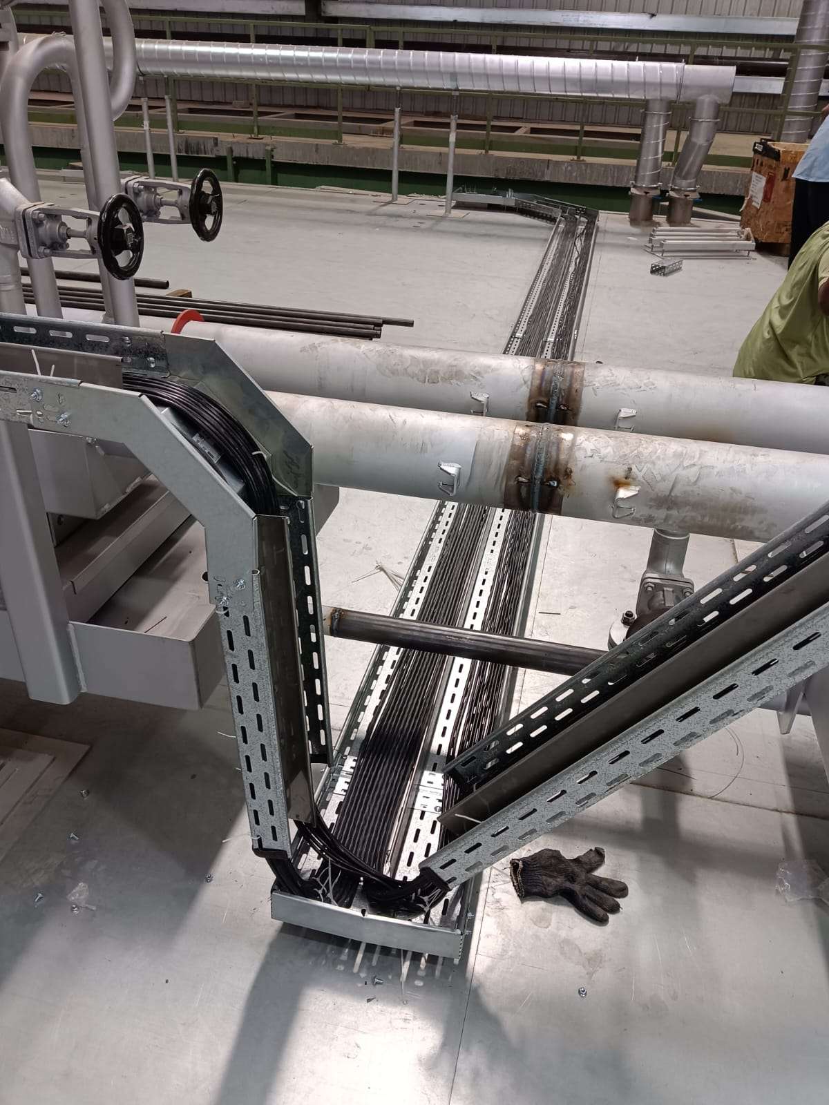 Cable tray & cable laying